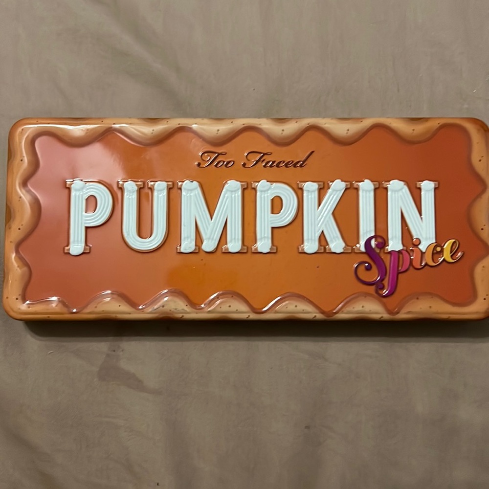 Too faced pumpkin spice eyeshadow palette